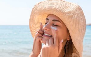 Hạn Chế Thời Gian Tiếp Xúc Với Ánh Nắng